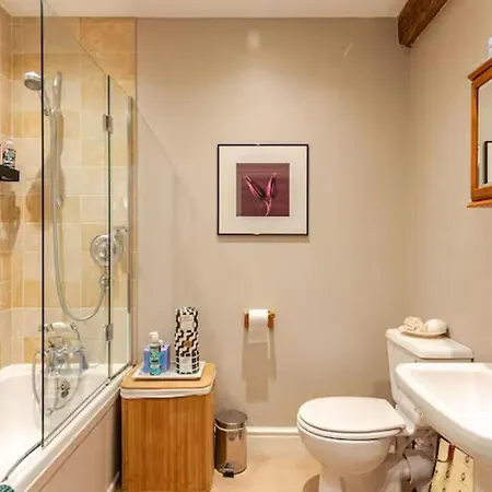 Dowgill 3-bed Barn Sleeps7 Hottub&parking * Harrogate